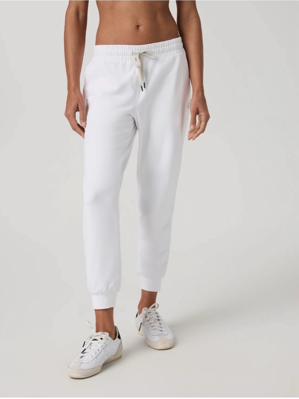 NWT Vuori White Drawstring Performance Jogger Women’s Pants size M